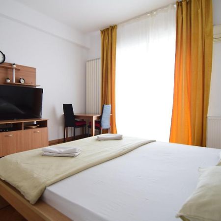 Resedinta Lui Calin - Calea Victoriei Near Royal Palace Bucureşti Ngoại thất bức ảnh
