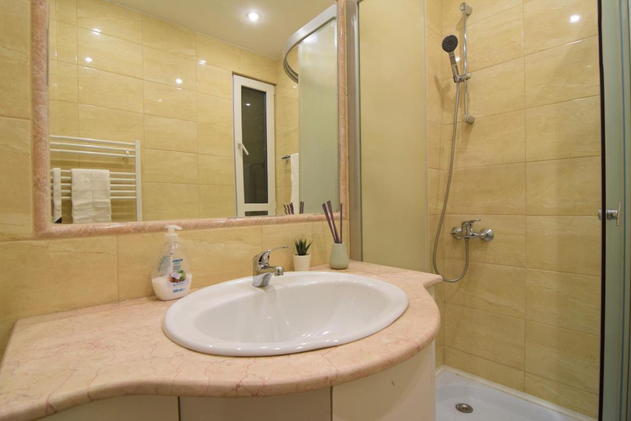 Resedinta Lui Calin - Calea Victoriei Near Royal Palace Bucureşti Ngoại thất bức ảnh