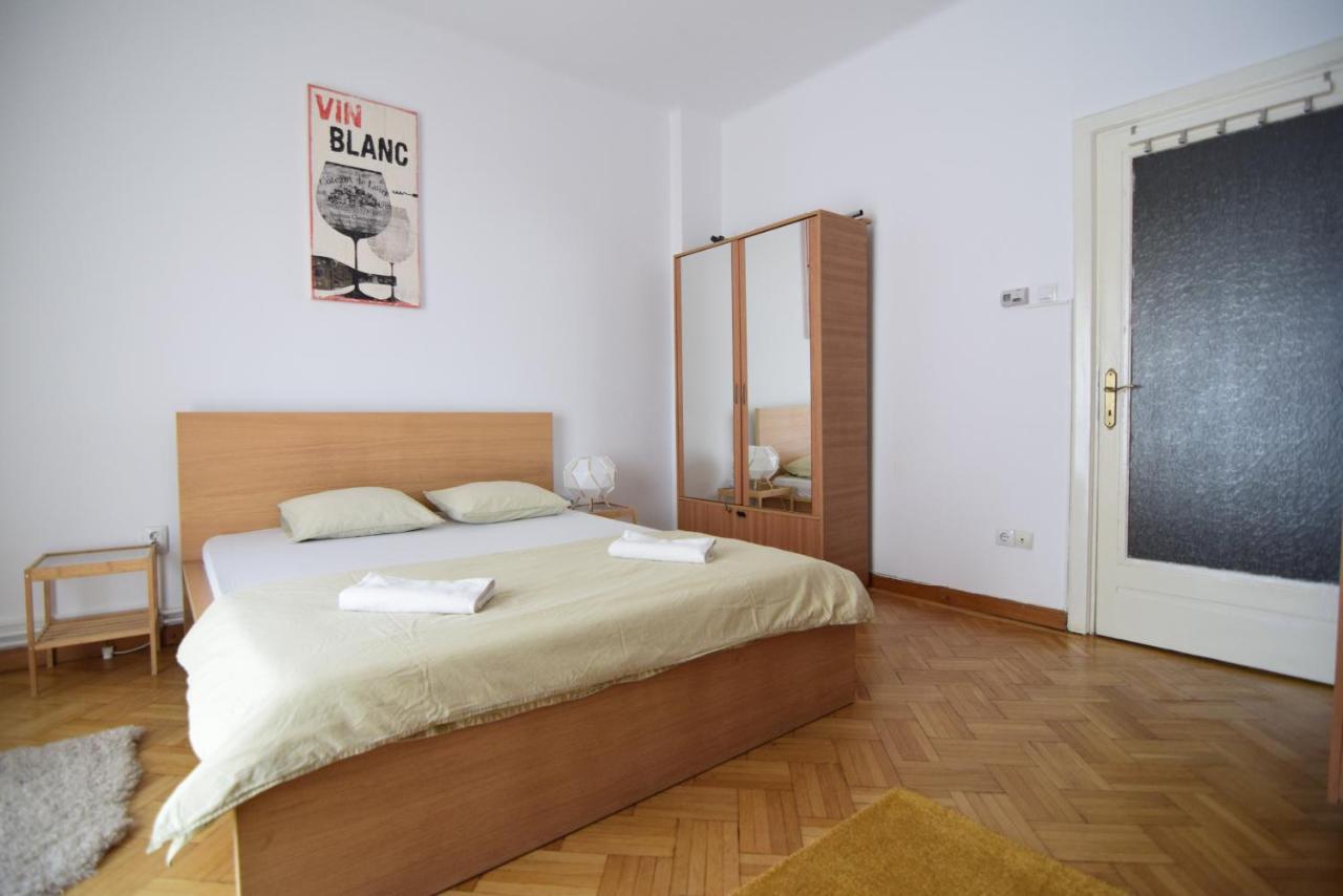 Resedinta Lui Calin - Calea Victoriei Near Royal Palace Bucureşti Ngoại thất bức ảnh