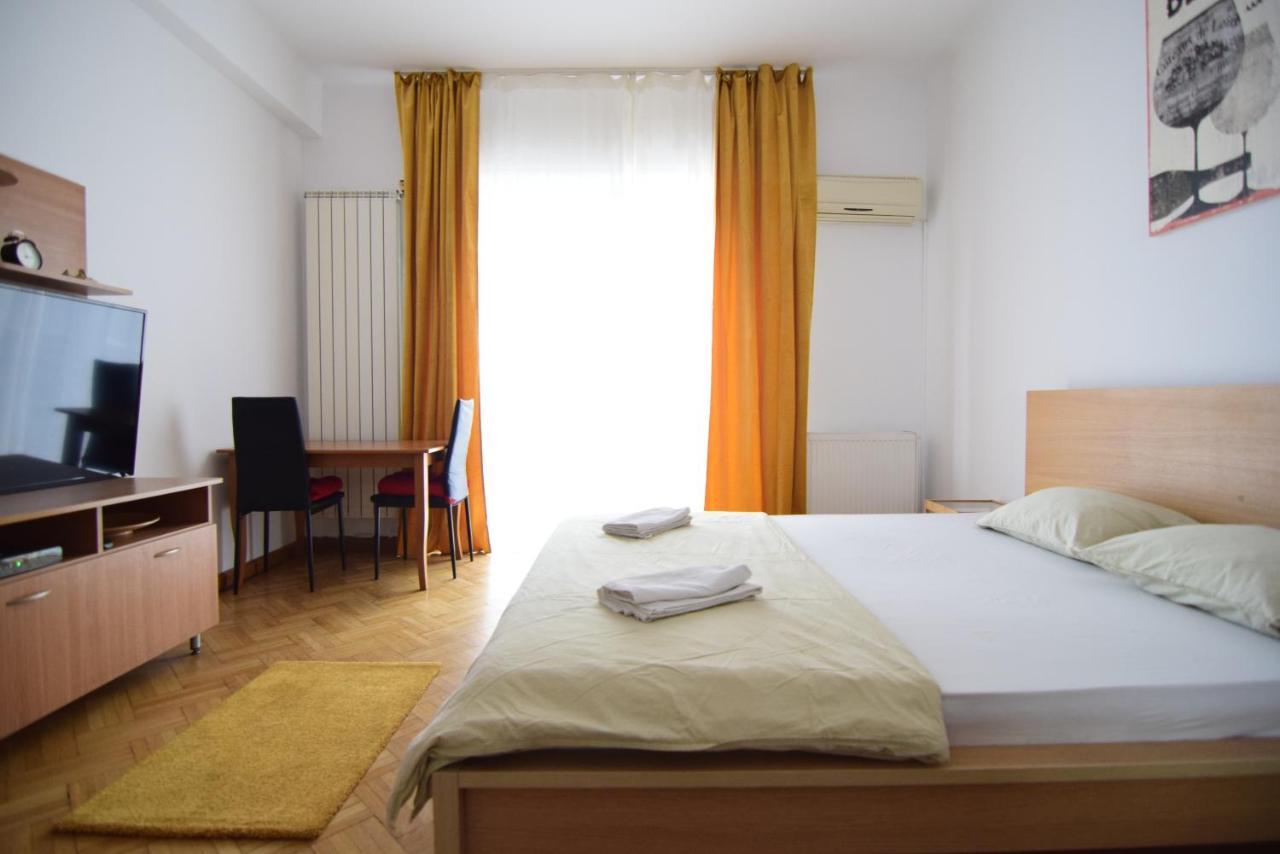 Resedinta Lui Calin - Calea Victoriei Near Royal Palace Bucureşti Ngoại thất bức ảnh