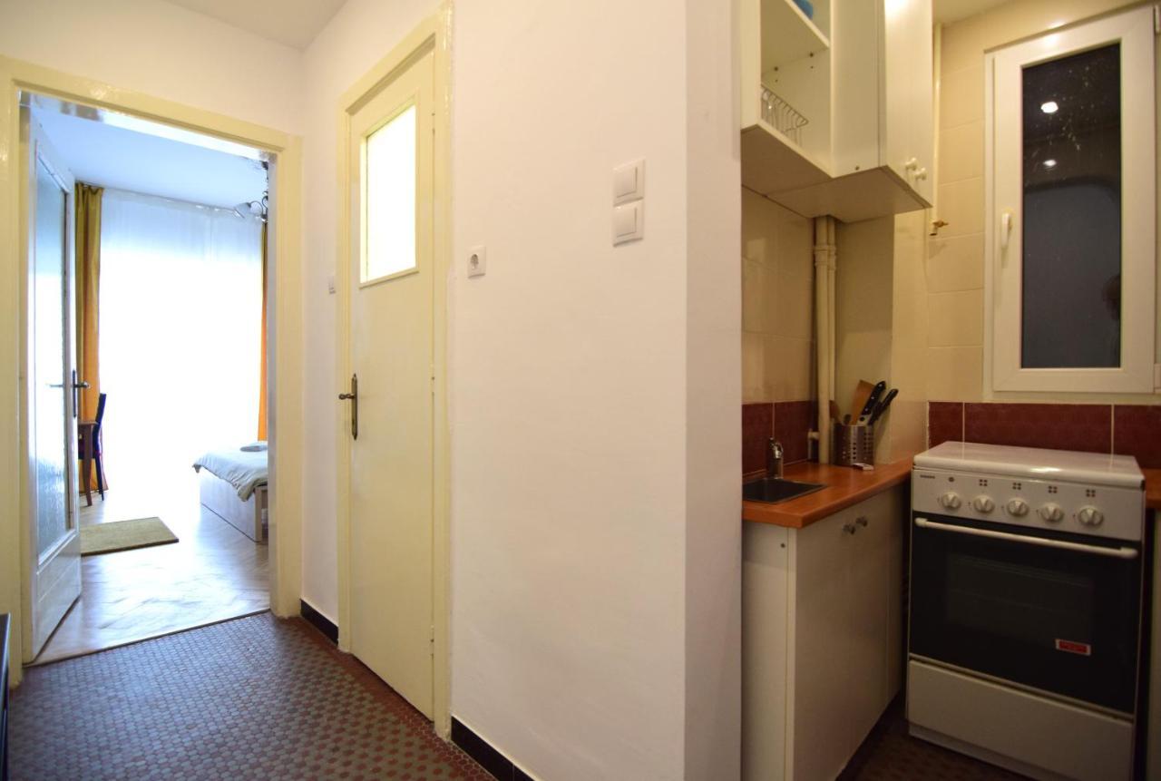 Resedinta Lui Calin - Calea Victoriei Near Royal Palace Bucureşti Ngoại thất bức ảnh